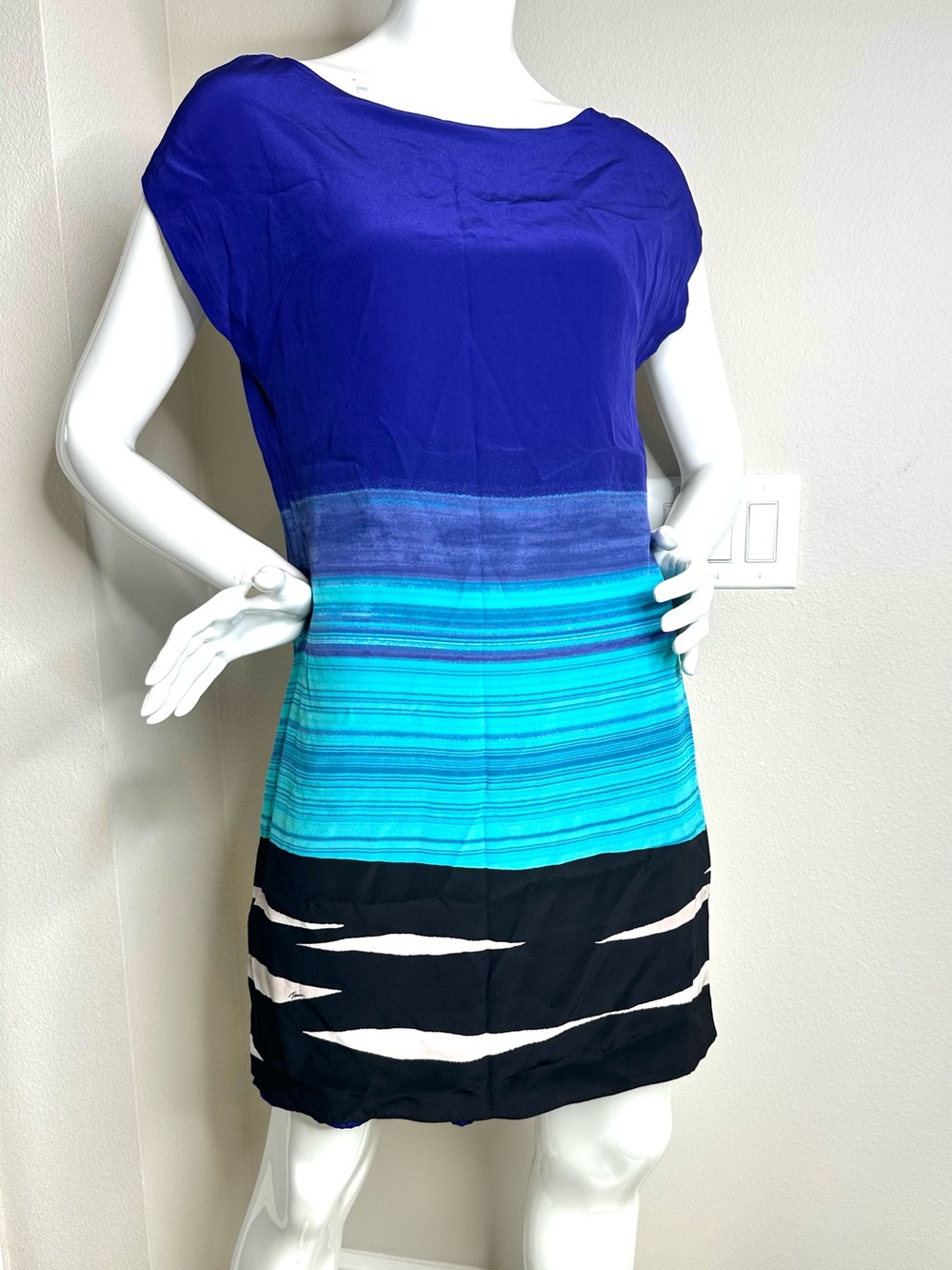 Trina Turk 100% Silk Shift Dress Blue Teal Abstract Print Lined Made USA Size 6 - Picture 2 of 11